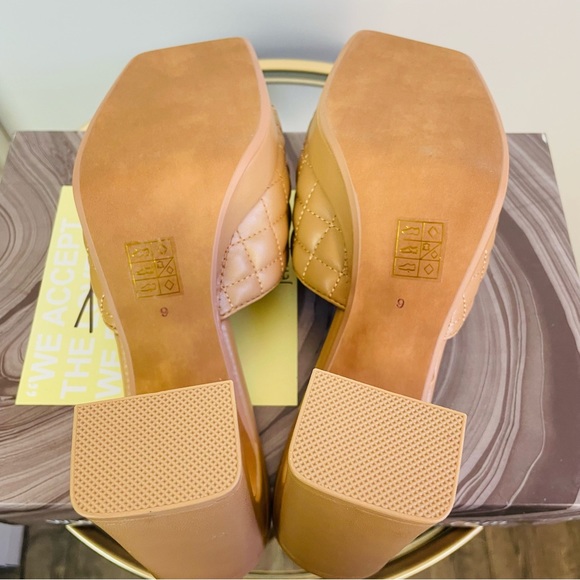 JEFFREY CAMPBELL Nana Quilted Platform Mule Sandal Tan Crinkle Patent 9 New WB - Picture 6 of 8